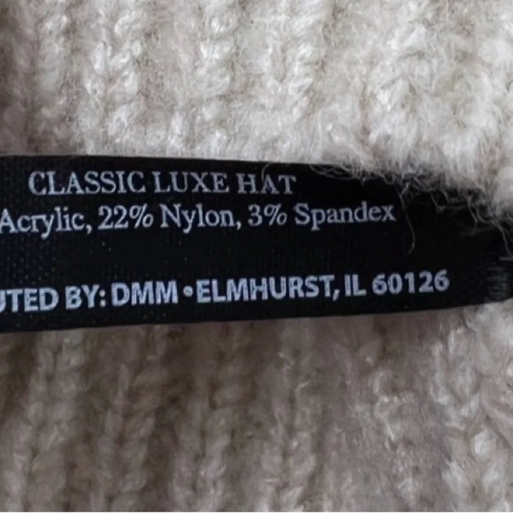 Jack & Missy Women's Beige Knit Pom Hat
